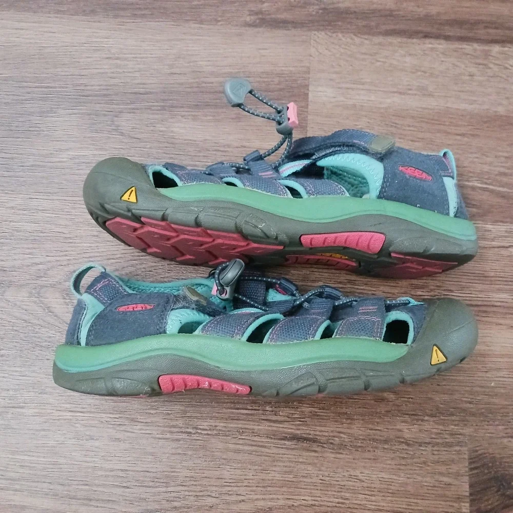 Keen Newport H2 Kids Blue Green Pink Waterproof Hiking Sandals Size 4 1012316